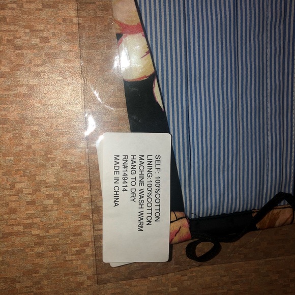 Bundle lot of 4 Johnny Was Non-Filtered Masks - Picture 8 of 11